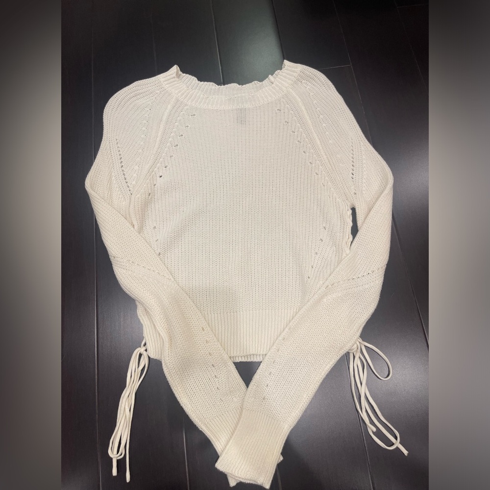 Aqua  Cream Sweater‎ tie sides